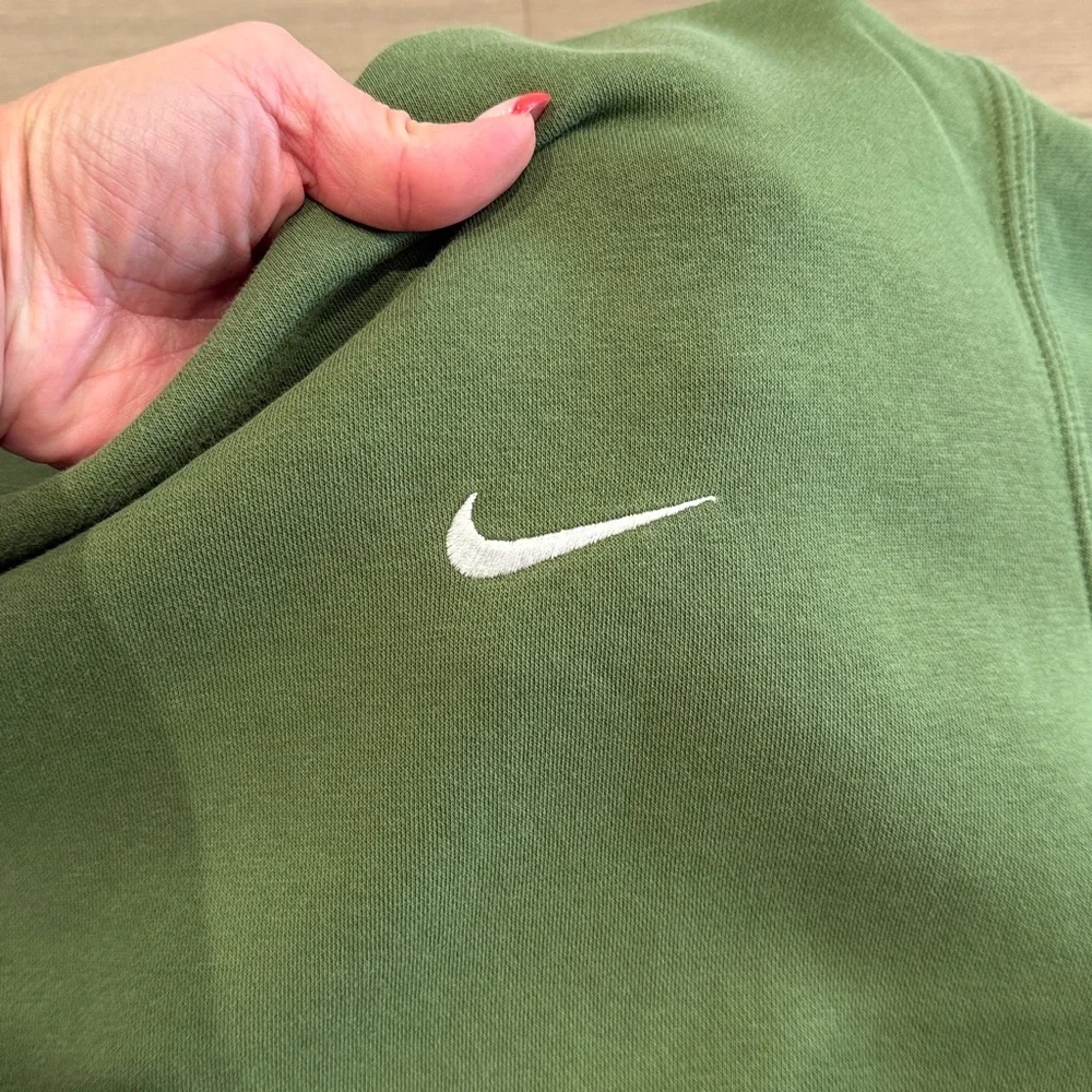 NIKE‎ Green Sportswear Club Solo Swoosh Fleece Crew Long Sleeve Sweatshirt Sz XL